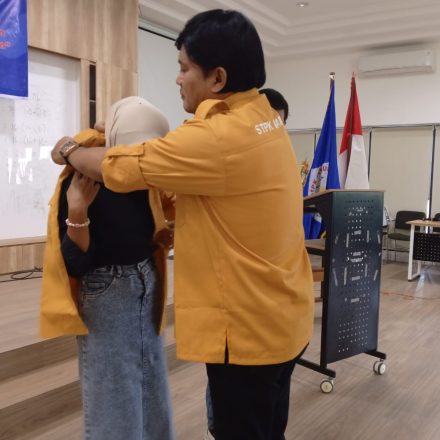 Ketua STPK Matauli Melepas Keberangkatan Mahasiswa KKN Tahun Ajaran 2024